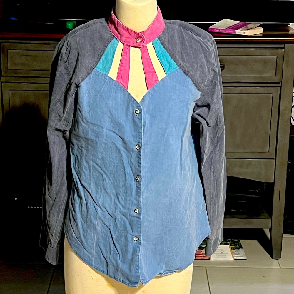 VINTAGE Roughrider ladies western cut- out shirt.